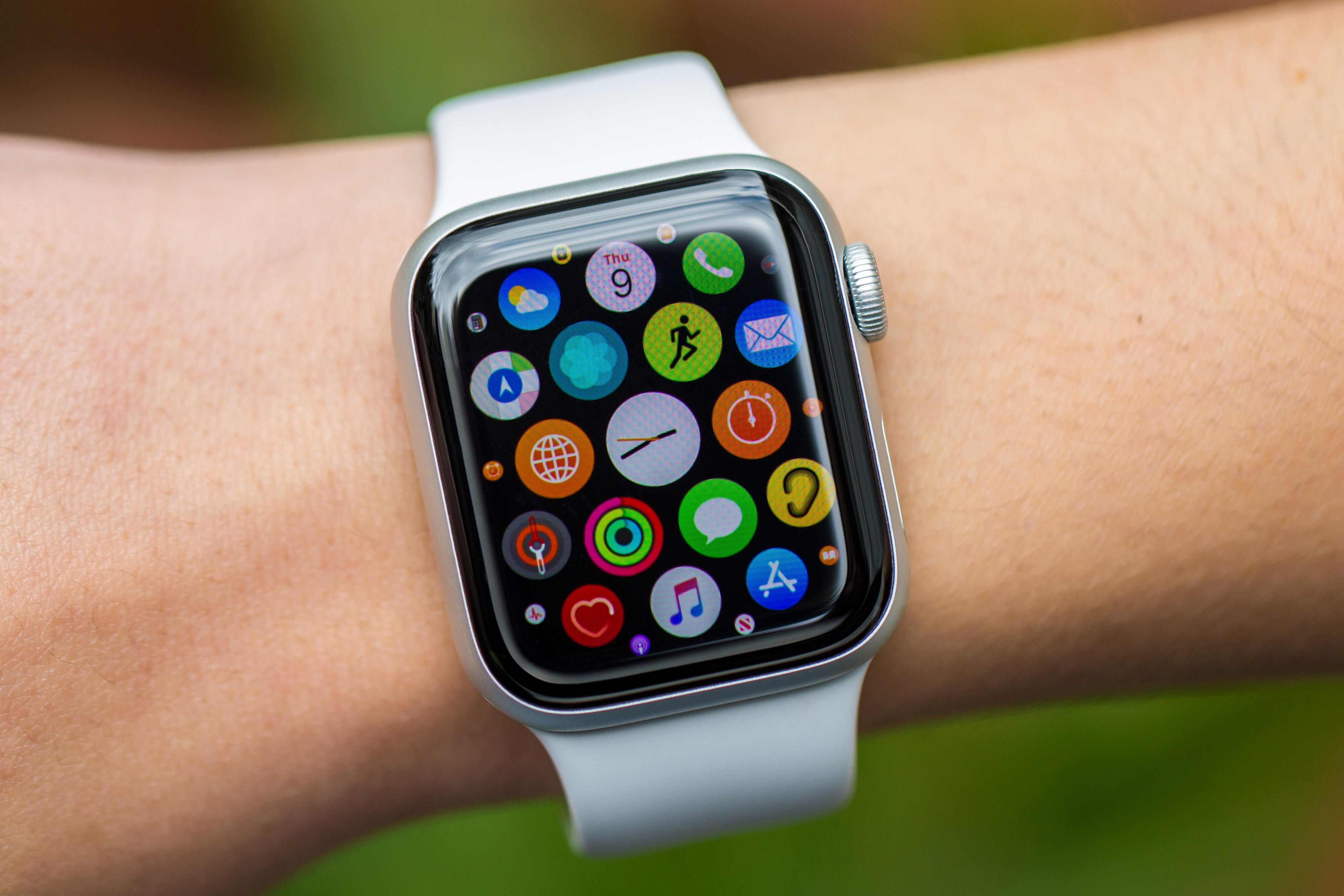 Продать apple watch. Смарт часы эпл вотч. Смарт часы эпл вотч 8. Часы Apple IWATCH 2020. Часы Аппле вотч 8.
